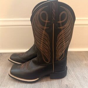 Ariat Tan and Black Leather Boots
